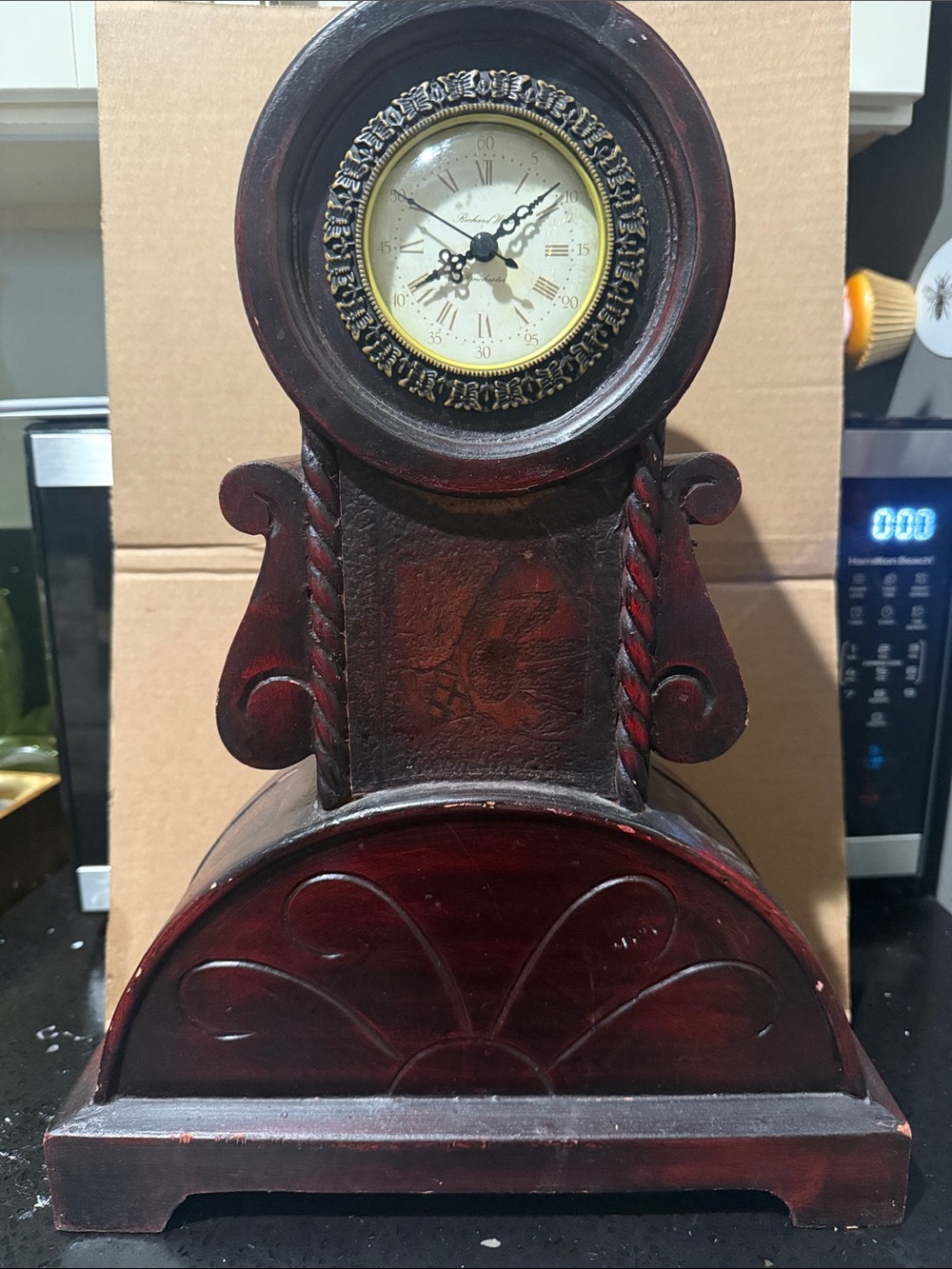 Antique-Style Red Wooden Mantel Clock - Decorative Home Wall Decor